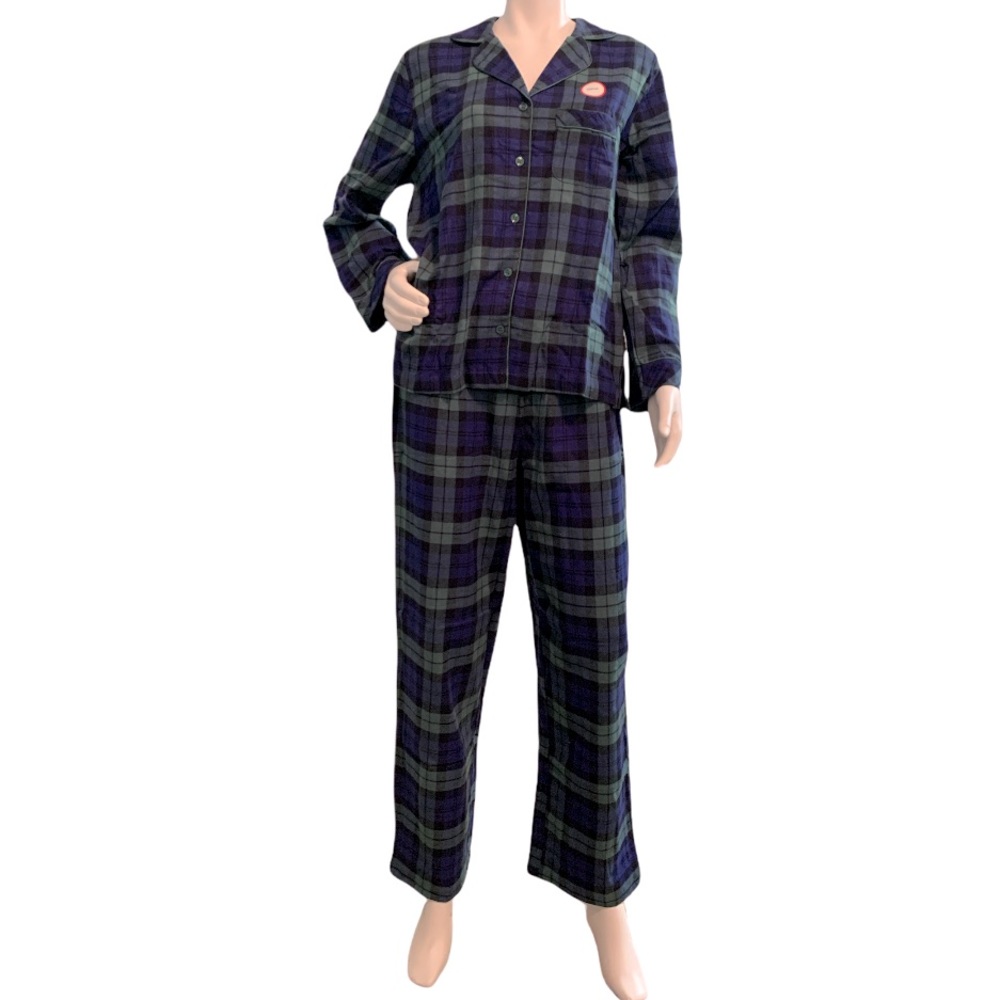 SOLD- NWT Women 2 Piece Plaid Christmas Pajama Set